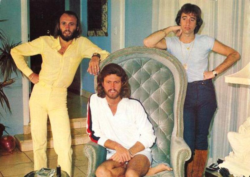 559303_508186295864316_678333522_n