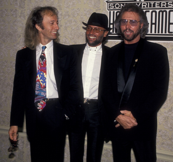 136094512RG066_RobinGibb